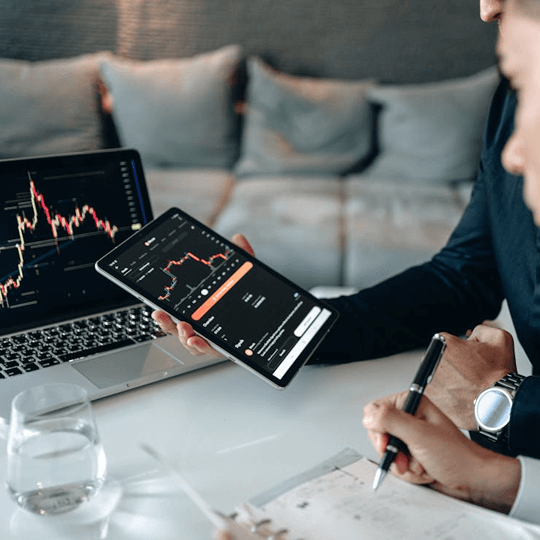 HexaVel performance analytics illustration